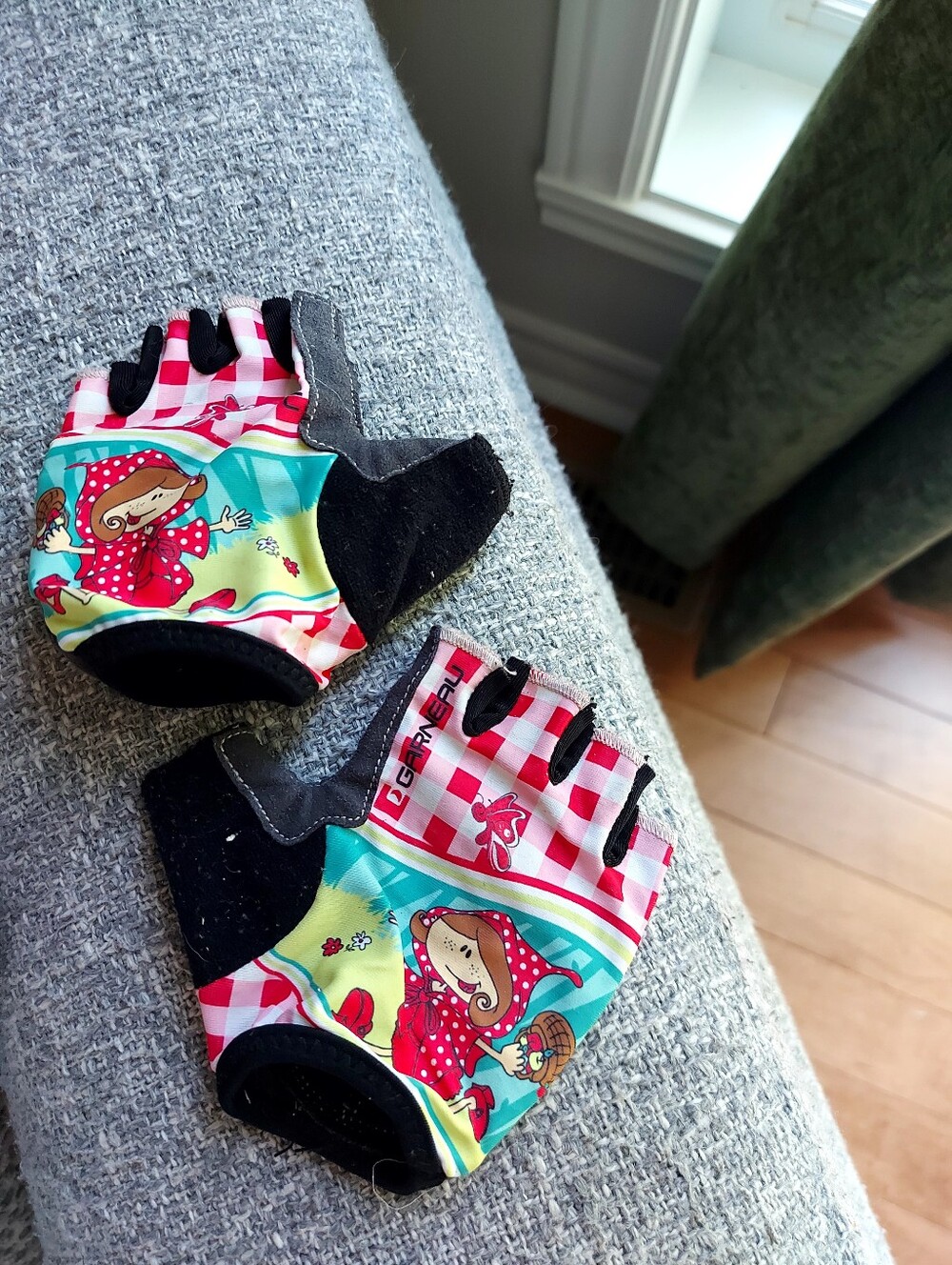 Louis Garneau Kids' Red & Turquoise Fingerless Cycling Gloves with Cartoon Print